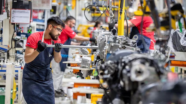 La actividad económica creció levemente en noviembre, los pronósticos para el 2025