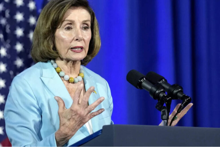 La diputada ultra demócrata Nancy Pelosi debió ser hospitalizada de urgencia