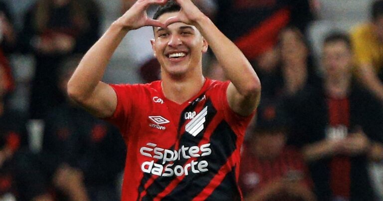 River no para: Lucas Esquivel, el 3 que busca Gallardo para competir con Marcos Acuña