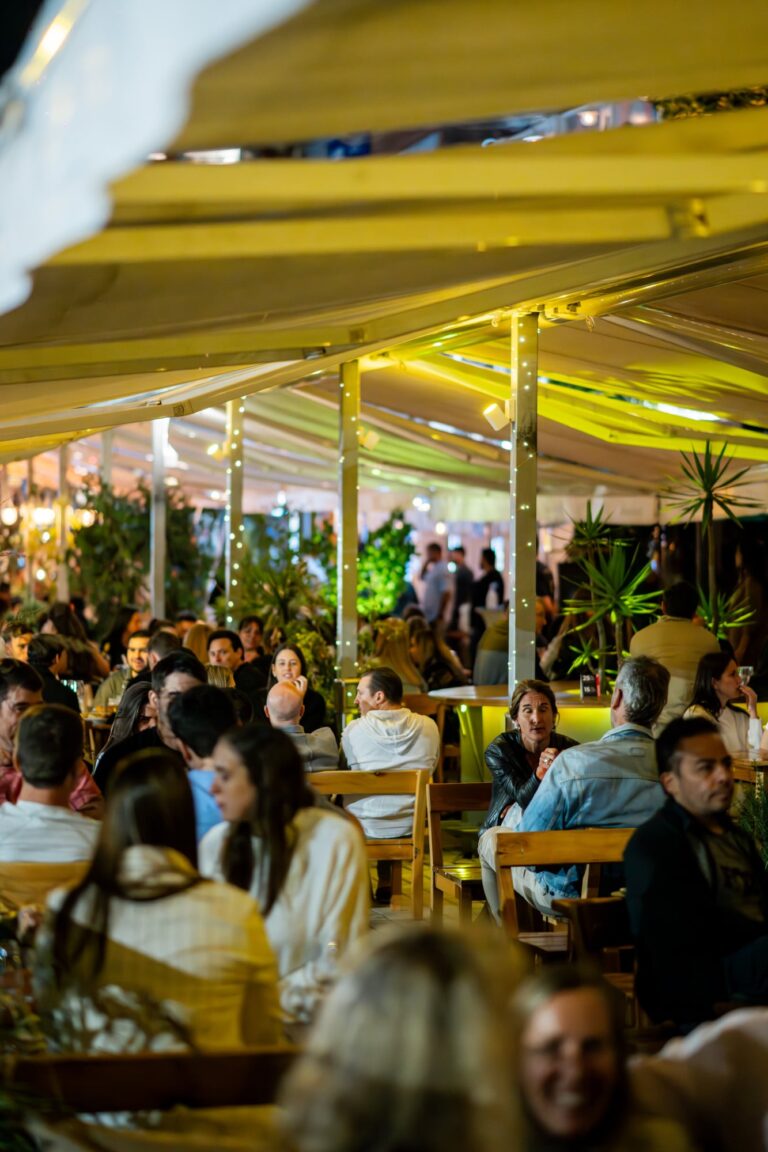 El primer pub de Punta del Este: creado por un escribano, se convirtió en un clásico del puerto