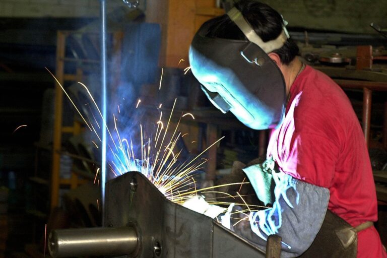 El Gobierno prorrogó el beneficio para pymes que permite cubrir cargas patronales