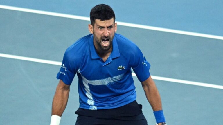 Novak Djokovic derrotó a Carlos Alcaraz en el Abierto de Australia y alcanzó un récord histórico