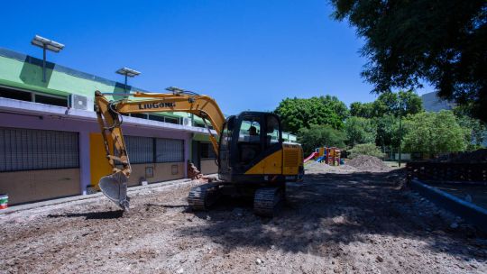 La Ciudad lleva adelante más de 300 obras para mejorar las condiciones de las escuelas