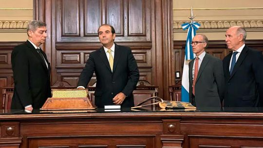 García-Mansilla se debate entre renunciar o resistir