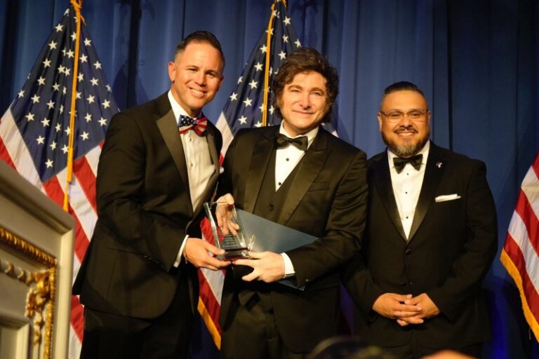 Trump dejó plantado a Milei y se dispara el dólar y el riesgo país