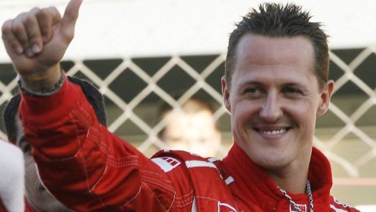 Aseguran que Michael Schumacher viajó en un vuelo privado para el nacimiento de su nieta