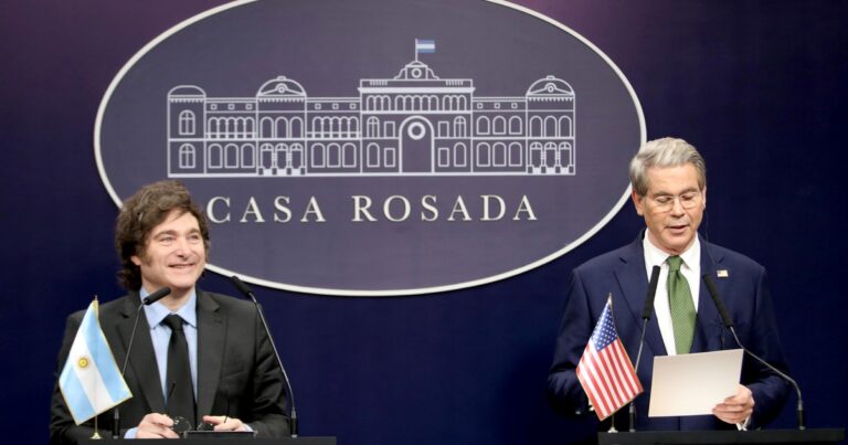 Estados Unidos podría habilitar una línea de crédito a la Argentina ante una eventual crisis