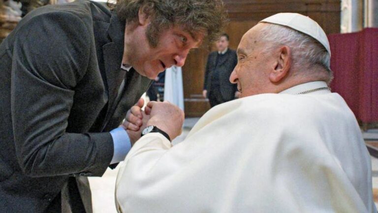 Javier Milei partió al Vaticano para despedir al papa Francisco