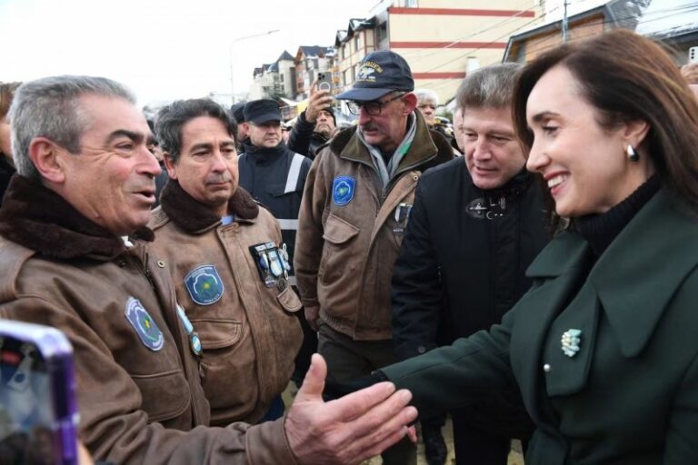 La vicepresidenta Villarroel nombró a exmilitar acusado de ocultar pruebas de la dictadura