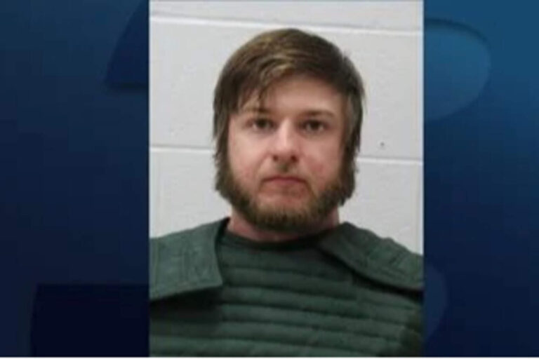 Un perverso activista del colectivo LGBT fue arrestado por intento de pedofilia