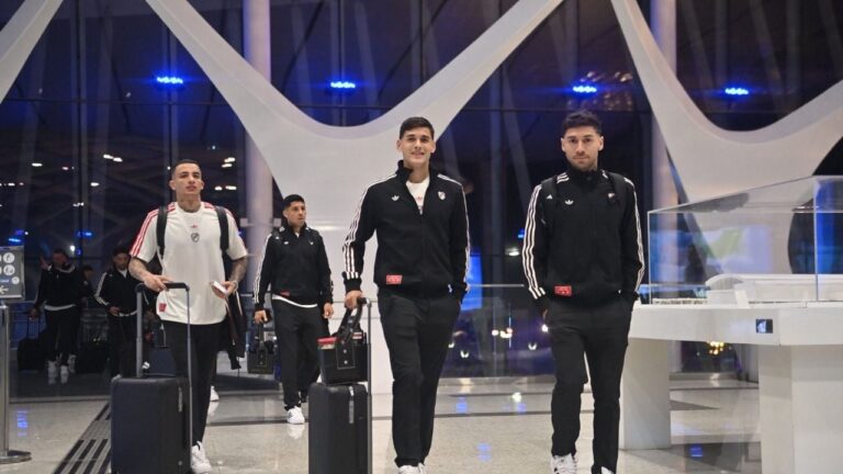 Con camiseta nueva y un banderazo, River arrancó su sueño mundialista