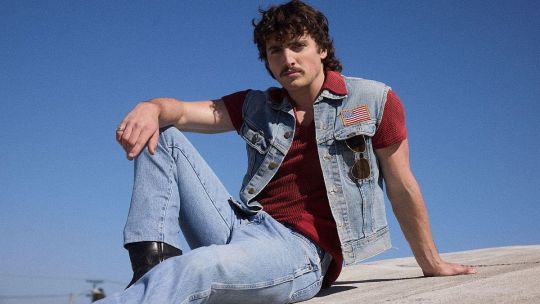 Momma Song, la hermosa balada de Benson Boone