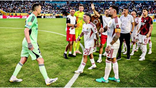 Marchesín rompió el silencio tras su cruce con Otamendi: «Es normal, son cosas del partido»