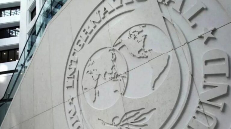 Qué es un «waiver» y qué puede pasar si el directorio del FMI lo rechaza