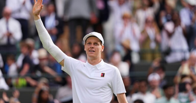 Jannik Sinner, pese a la lesión, venció a Shelton y está en semifinales de Wimbledon