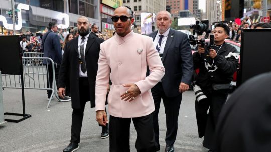 Lewis Hamilton debuta como productor de cine y lobbista de Apple?