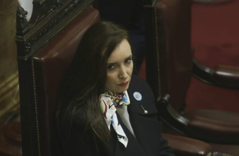 Explota la interna en el gobierno: Villarruel recordó a Bullich que integró una «orga terrorista»