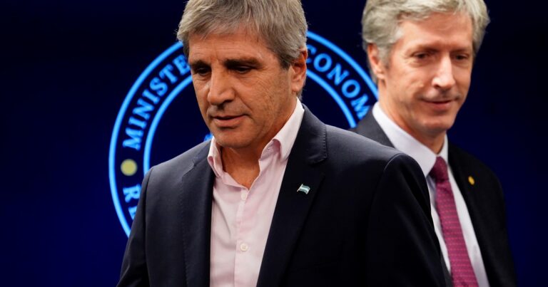 El Gobierno y el dólar son como Mike Tyson: el plan dura hasta que entra la primera piña