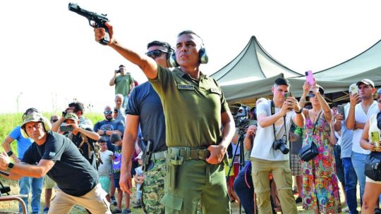 Hazaña argentina: blanco a 250 metros y a mano alzada