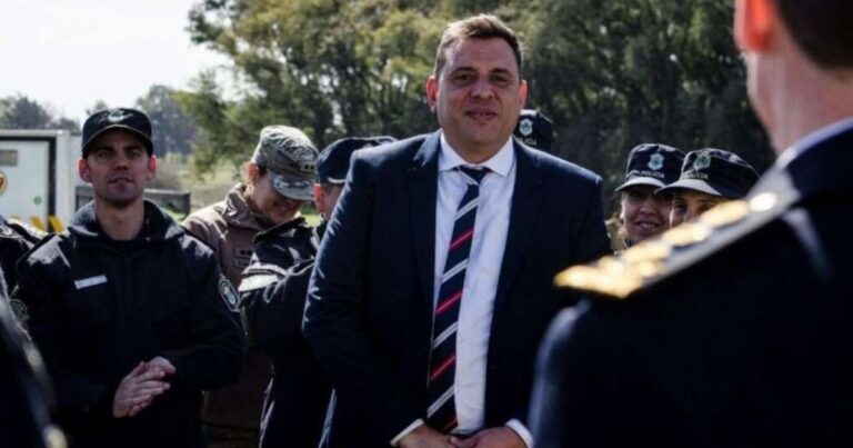 Purga en la Bonaerense: en el gobierno de Kicillof sospechan que hay más policías involucrados en la maniobra con el candidato libertario