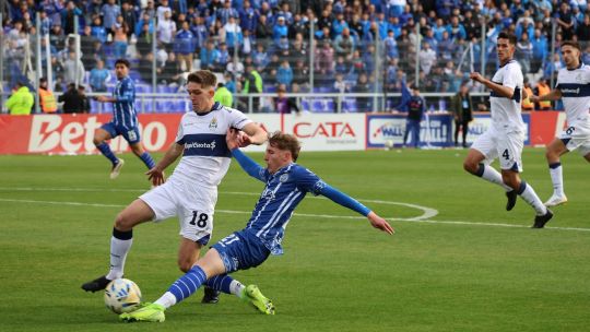 Gimnasia de La Plata venció a Godoy Cruz en el regreso del Torneo Clausura