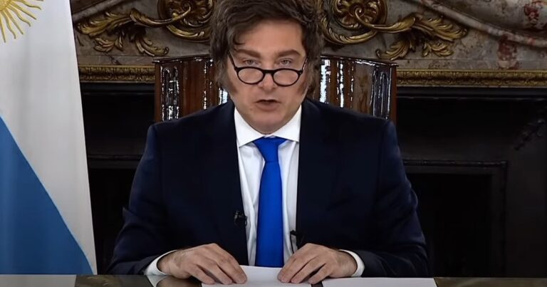 Los economistas apoyan el superávit fiscal pero dudan de que los anuncios de Milei tengan efecto