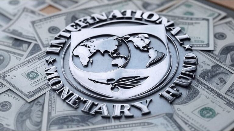 El Gobierno recibe u$s2.000 millones del FMI y apuntala las reservas tras la flexibilizacióndelameta