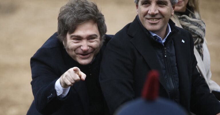 Luis Caputo justificó la presión sobre los encajes de los bancos y se prepara para nuevos rounds