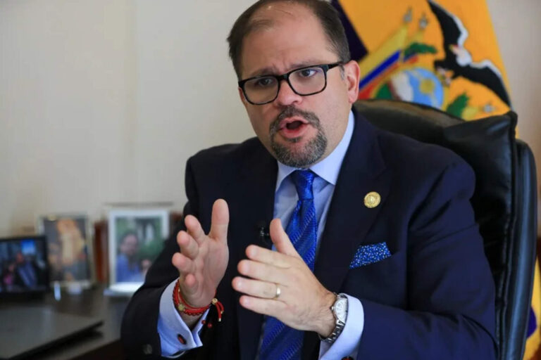 Vamos a denunciarlos: Ministro Reimberg advierte a jueces y fiscales