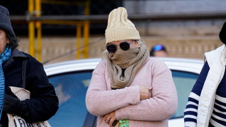 Abrupta baja de temperaturas en Buenos Aires: tras las lluvias y los vientos fuertes vuelve el frío al AMBA