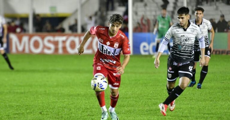 Un blooper dejó a Morón sin triunfo y sin poder acercarse a la cima