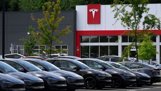 Tesla ofrece a Musk un acuerdo de compensación sin precedentes