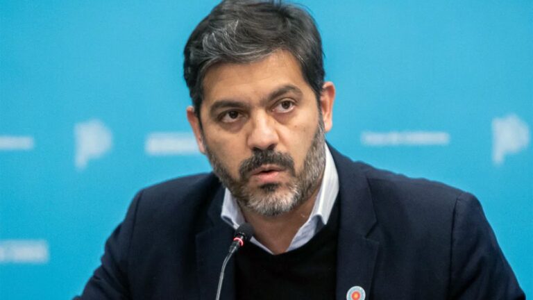 Carlos Bianco: «El resultado está previsto a partir de las nueve de la noche»