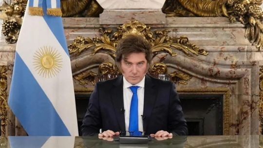 Javier Milei le toma juramento a Lisandro Catalán como ministro del Interior