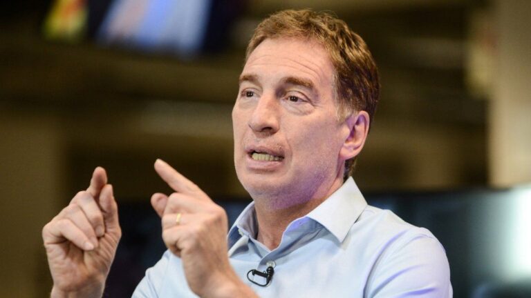 «Corrupto» y «un verdadero peligro»: qué decía Javier Milei sobre Diego Santilli