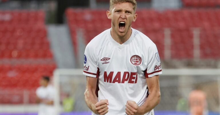 Rodrigo Castillo tras su doblete y el empate de Lanús en la Sudamericana: En casa lo vamos a hacer mejor