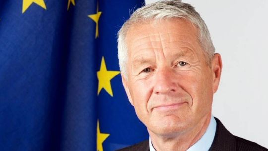 El ex primer ministro de Noruega intentó suicidarse en medio de la investigación por sus nexos con Jeffrey Epstein