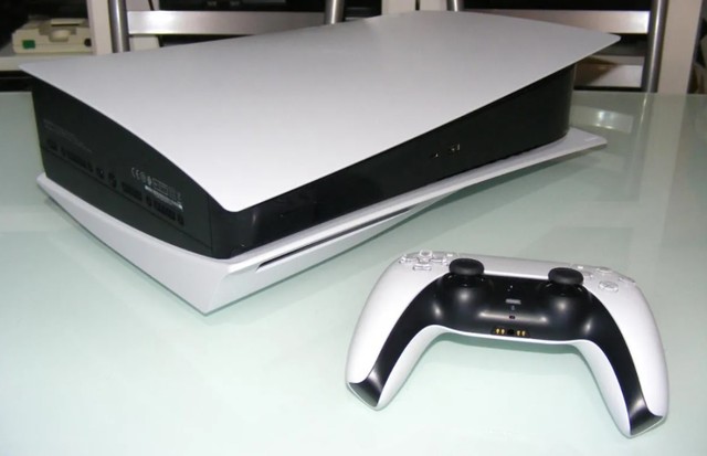 PlayStation 5 con «chimichurri»: cuánto cuesta armar una consola con lectora y una súper memoria