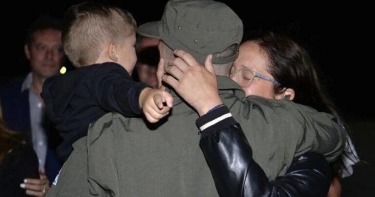 El emotivo reencuentro de Nahuel Gallo con su familia: «Bienvenido a casa»