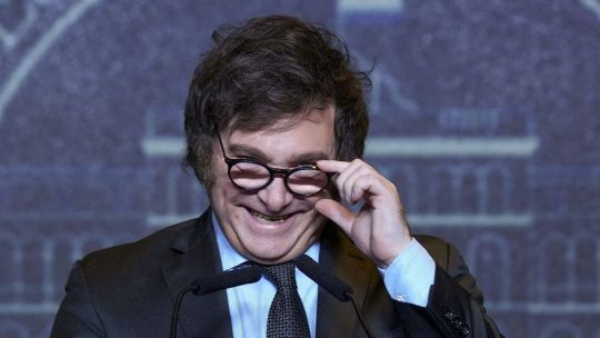 Gustavo Damián González: Milei se sacó el traje de presidente y volvió en estado puro