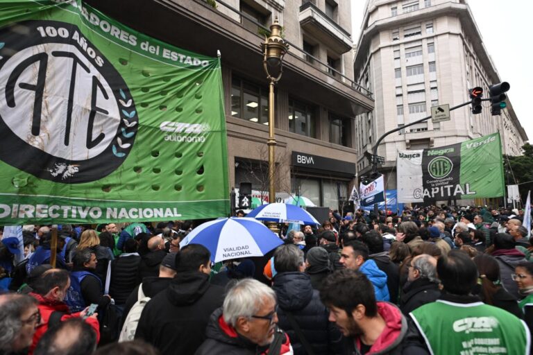 El Gobierno avanza con otro recorte del empleo público y se propone una reducción total del 10% en 2026