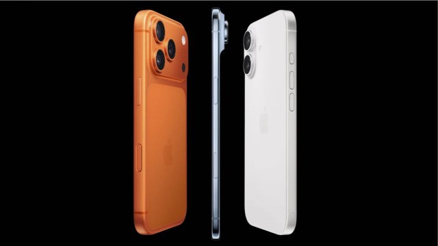 Comparativa visual de los modelos iPhone 13, iPhone 15 y iPhone 17 sobre una mesa.