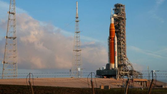 Lanzamiento del cohete SLS de la misión Artemis II desde el Centro Espacial Kennedy