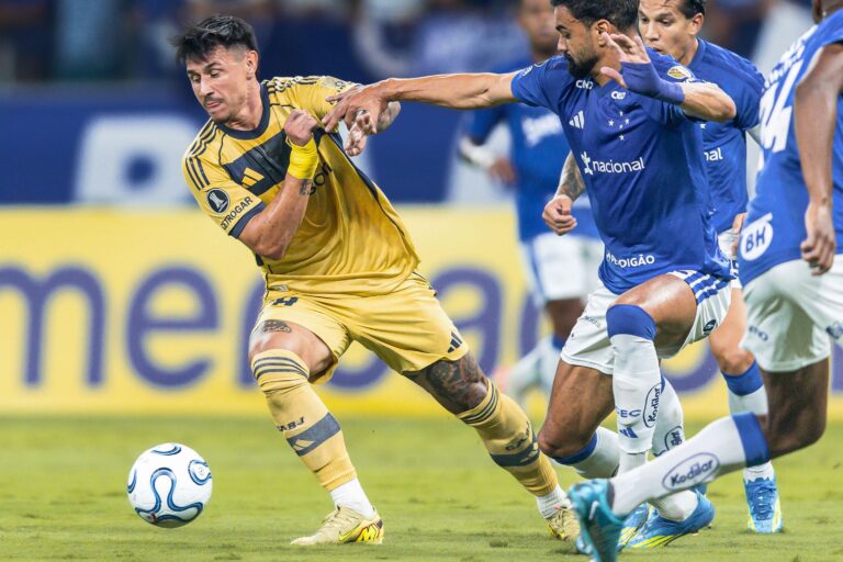 Jugadores de Boca Juniors durante el partido en Brasil