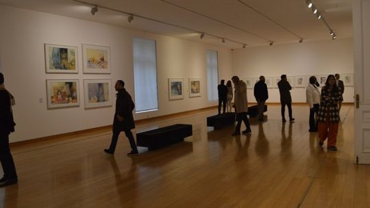Vista de una sala de exposición del Museo Emilio Caraffa en Córdoba, Argentina.