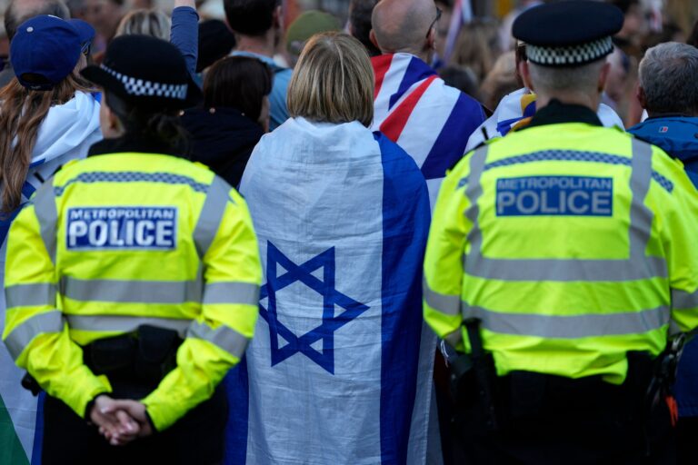 Policía en Golders Green tras ataque con arma blanca