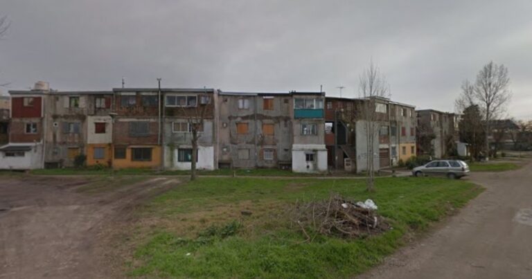 Vista de monoblocks en el barrio Centenario de Mar del Plata, donde ocurrió el ataque