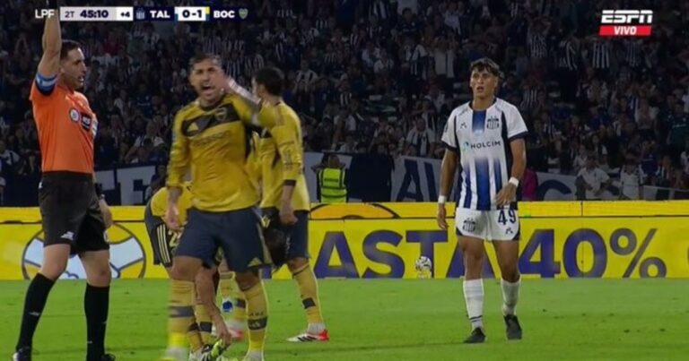Leandro Paredes, capitán de Boca Juniors, durante un partido de la Liga Profesional.