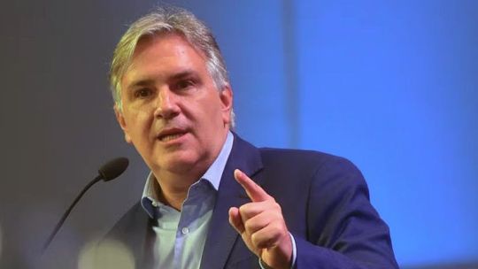 El gobernador Martín Llaryora durante la presentación del programa CBA Me Capacita 2026.