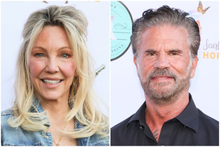 Lorenzo Lamas y Heather Locklear posando juntos en un evento